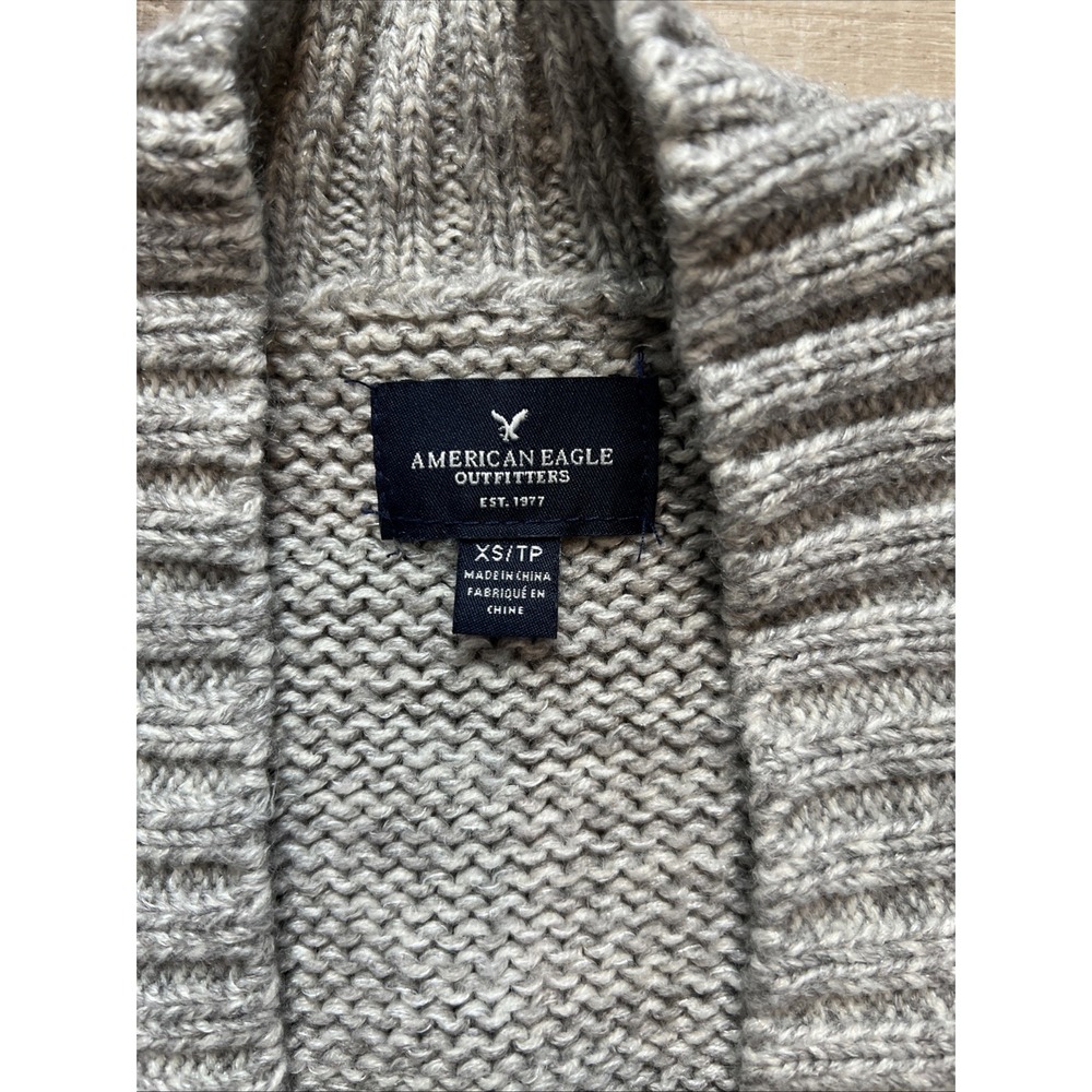 American Eagle Cardigan Gray Black‎ Silver Fair Isle Chevron Sweater Women XS - Picture 2 of 10